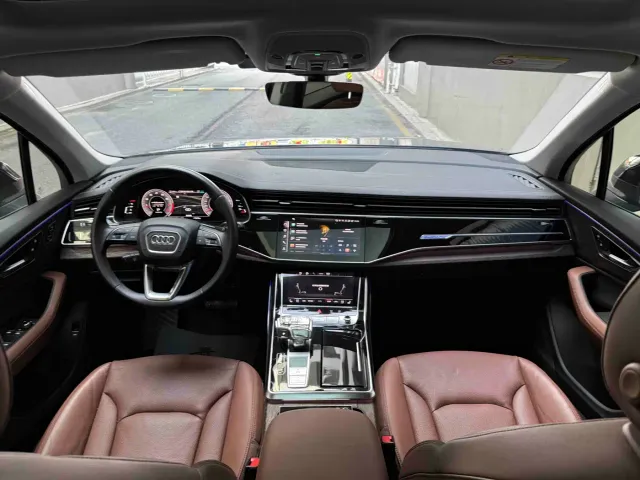 Audi Q7 — Фото автомобиля 14