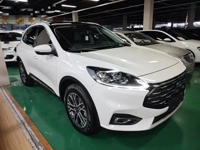 Ford Escape — Фото автомобиля 3