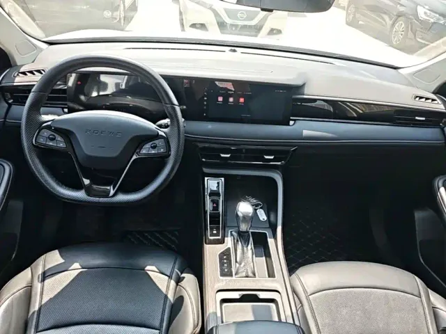 Roewe i5 — Фото автомобиля 9
