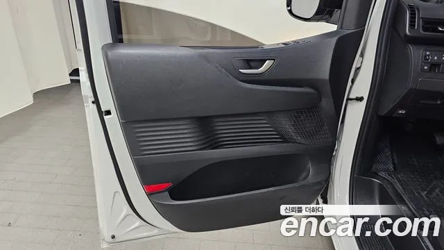 Hyundai Staria Staria 4WD Tourer 11 мест — Фото автомобиля 24