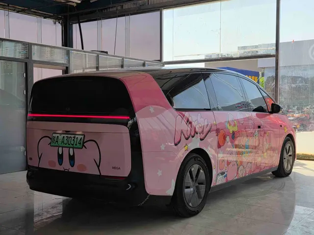 Li Auto MEGA — Фото автомобиля 4