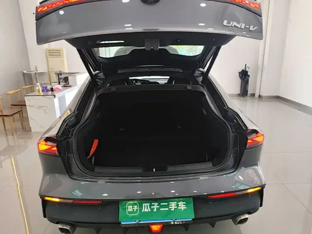 Changan UNI-V — Фото автомобиля 18