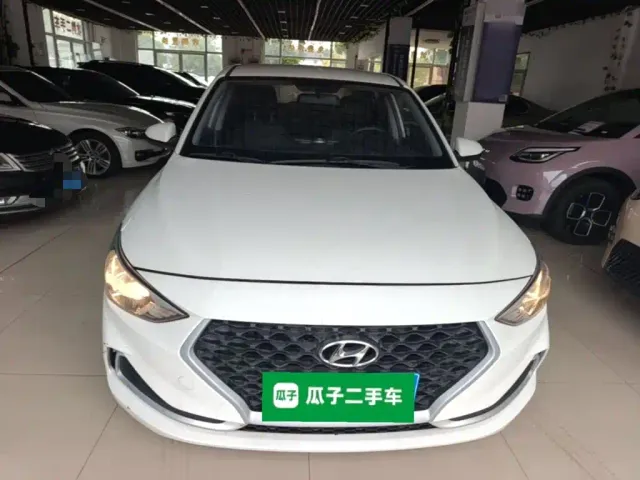 Hyundai Elantra — Фото автомобиля 2