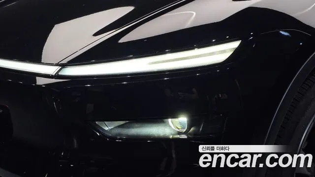 Tesla Model Y — Фото автомобиля 22