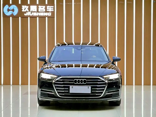 Audi A8 — Фото автомобиля 2