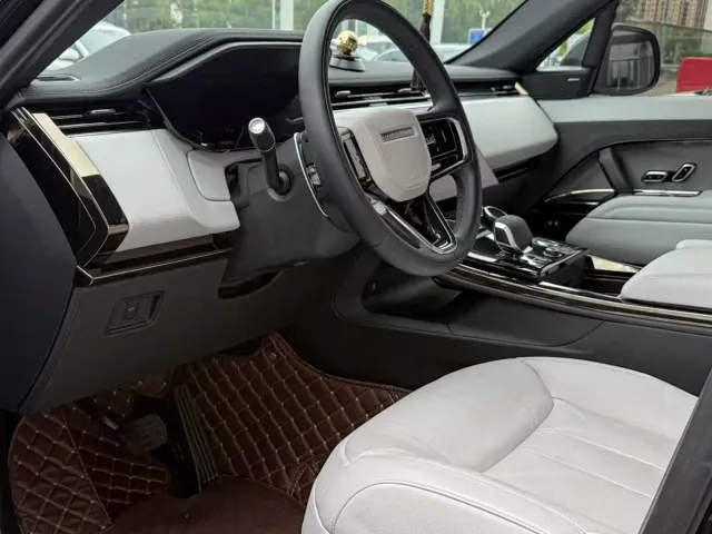 Land Rover Range Rover Sport — Фото автомобиля 8