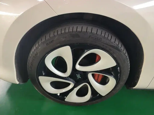 IM Motors LS6 — Фото автомобиля 22