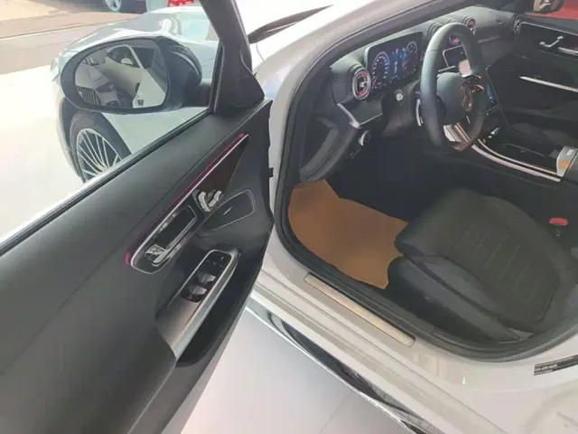 Mercedes-Benz C-Class — Фото автомобиля 15