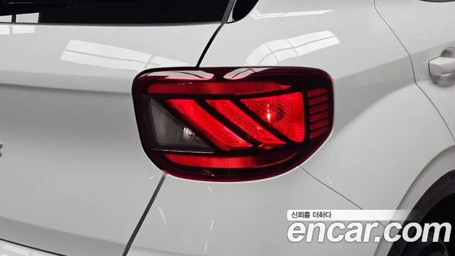Hyundai Venue — Фото автомобиля 8