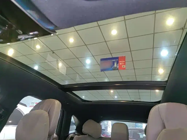 Mercedes-Benz EQE SUV — Фото автомобиля 17