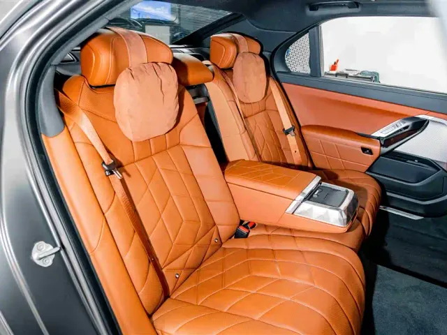 BMW 7 Series — Фото автомобиля 26