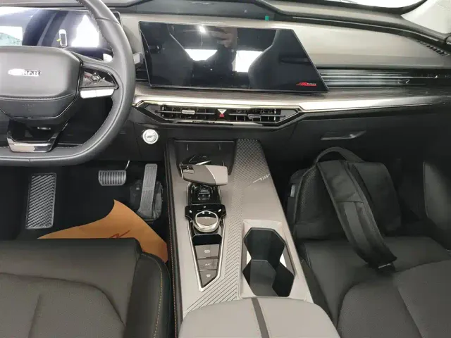 Changan Z6 — Фото автомобиля 13