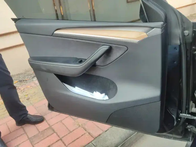 Tesla Model Y — Фото автомобиля 7