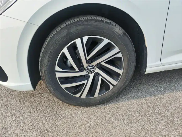 Volkswagen Lavida — Фото автомобиля 22