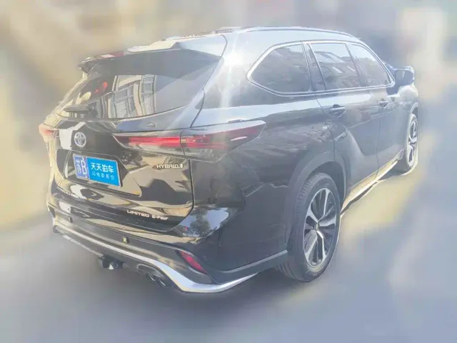 Toyota Crown Kluger — Фото автомобиля 2