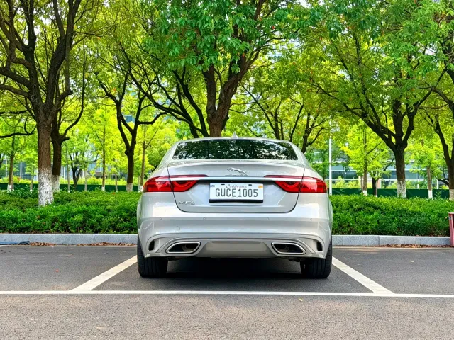 Jaguar XFL — Фото автомобиля 6
