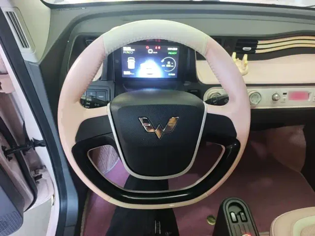 Wuling Hongguang Mini EV — Фото автомобиля 10