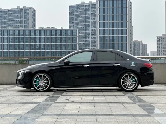 Mercedes-Benz Mercedes-Benz A-Class AMG 2022 AMG A 35 L 4MATIC — Фото автомобиля 4