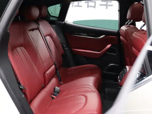 Maserati Levante — Фото автомобиля 20