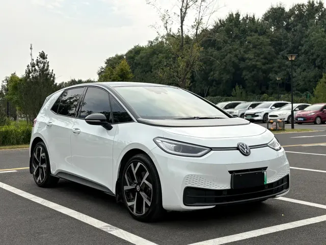 Volkswagen ID.3 — Фото автомобиля 3