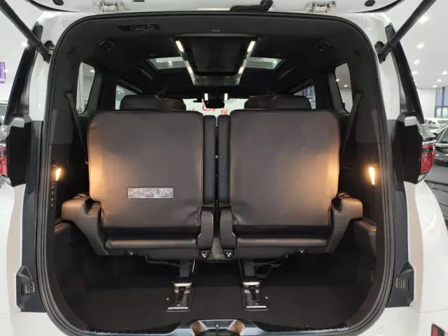 Toyota Vellfire — Фото автомобиля 17