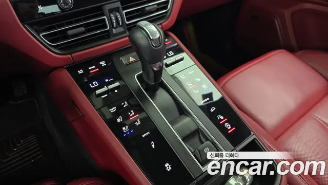 Porsche Macan — Фото автомобиля 9