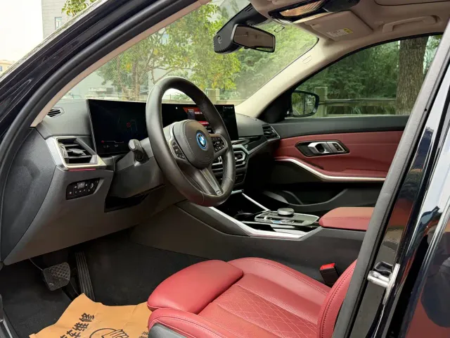 BMW i3 — Фото автомобиля 4
