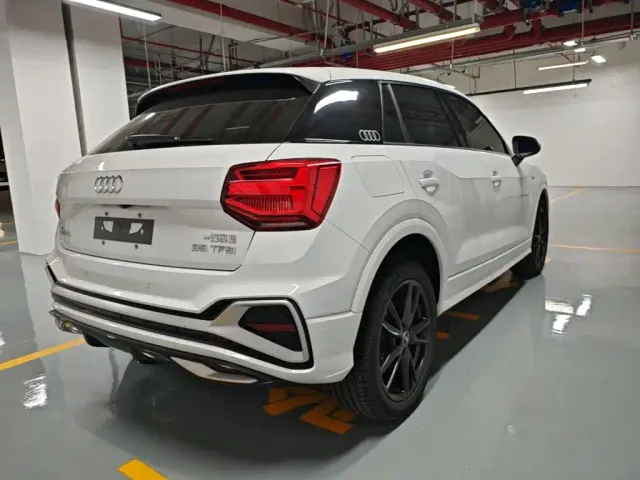 Audi Q2L — Фото автомобиля 6