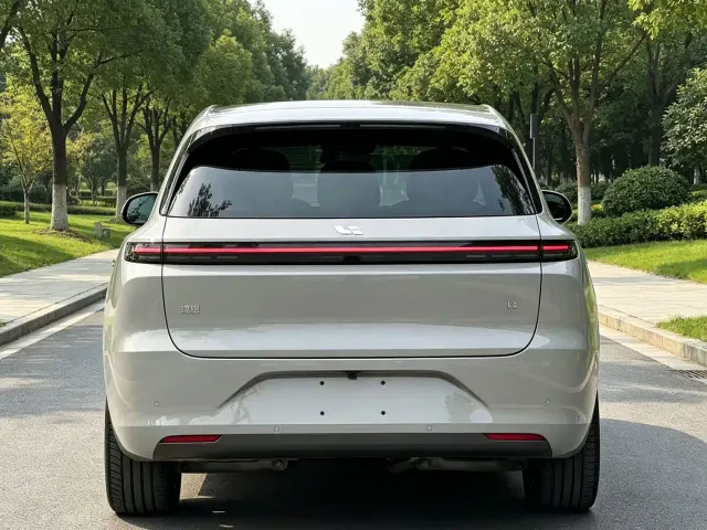 Li Auto L6 — Фото автомобиля 5
