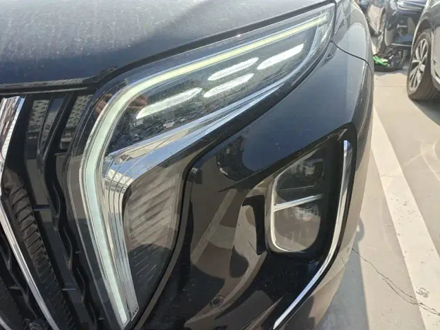 Hongqi HS7 PHEV — Фото автомобиля 23