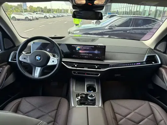 BMW X5 — Фото автомобиля 10