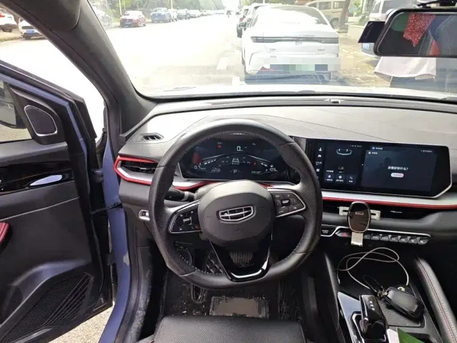 Geely Binyue — Фото автомобиля 6