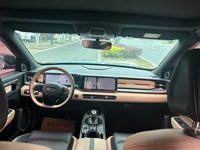 Geely ICON — Фото автомобиля 11
