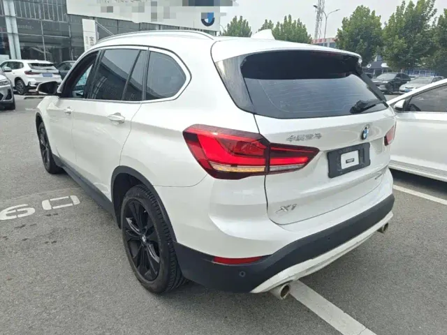 BMW X1 — Фото автомобиля 4