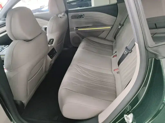 Geely Galaxy Xingyao 8 — Фото автомобиля 16