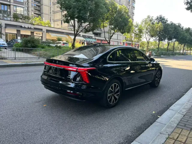 Hongqi H5 PHEV — Фото автомобиля 6
