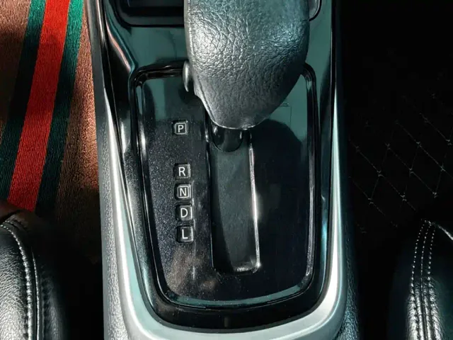 Nissan Tiida — Фото автомобиля 6