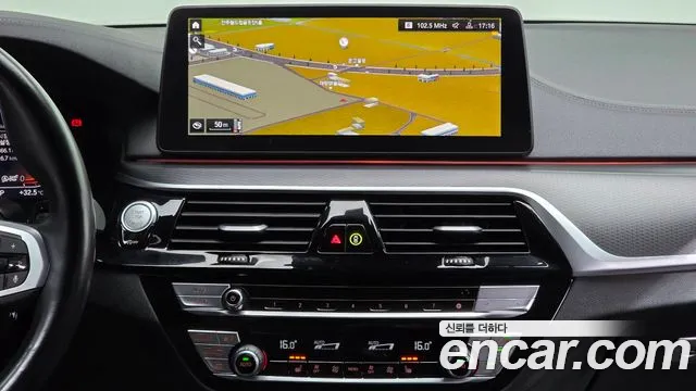 BMW 5 Series G30 — Фото автомобиля 27