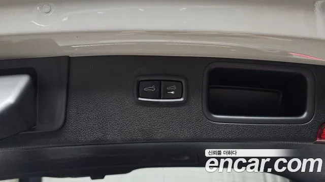 Porsche Macan — Фото автомобиля 16