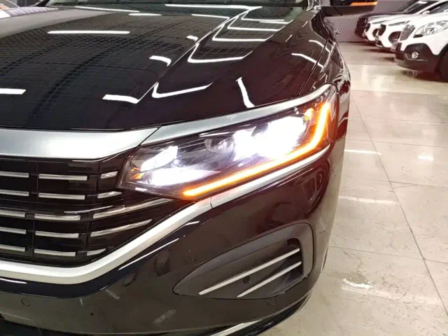 Volkswagen Passat — Фото автомобиля 23
