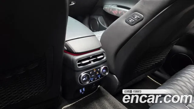Genesis GV70 2.2 Дизель AWD — Фото автомобиля 28