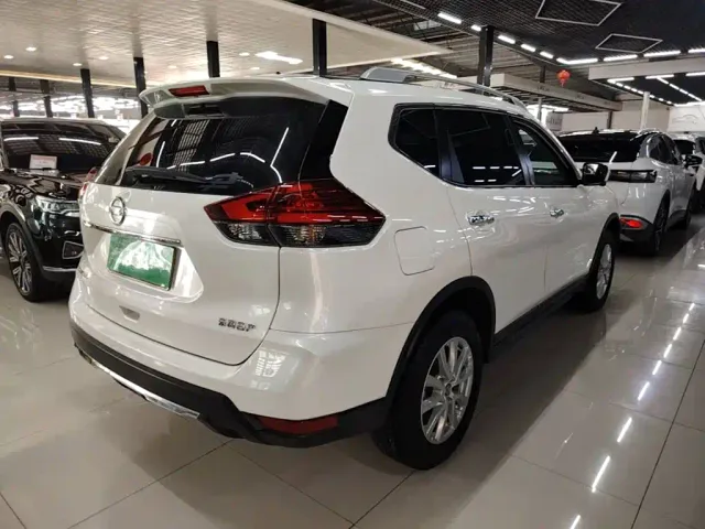 Nissan X-Trail — Фото автомобиля 6