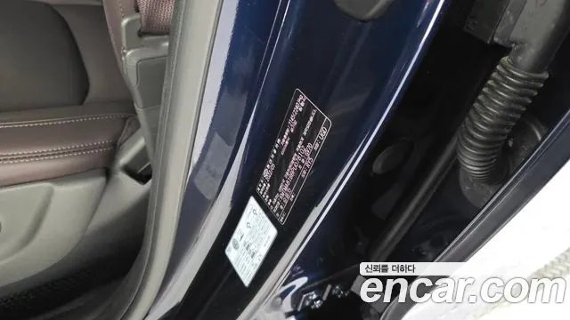 Genesis GV70 2.5T Бензин 2WD — Фото автомобиля 20
