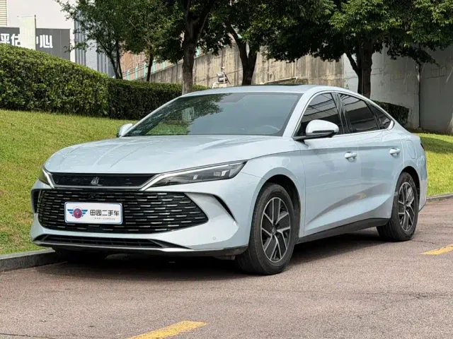 Фотография автомобиля — BYD Qin L