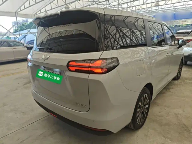 Wuling Starlight 730 — Фото автомобиля 6