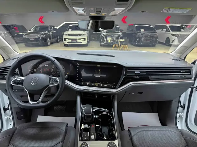 Volkswagen Touareg 2022 2.0TSI Rui Shang Edition — Фото автомобиля 11