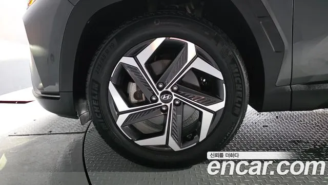 Hyundai Tucson Tucson (NX4) Бензин 1.6 турбо 2WD — Фото автомобиля 5