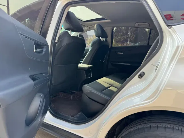Toyota Venza — Фото автомобиля 10