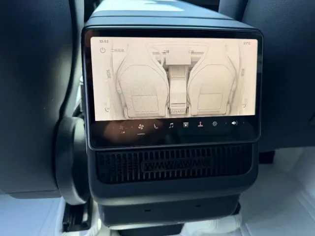 Tesla Model Y L — Фото автомобиля 12
