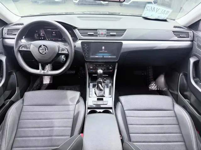 Skoda Superb — Фото автомобиля 9